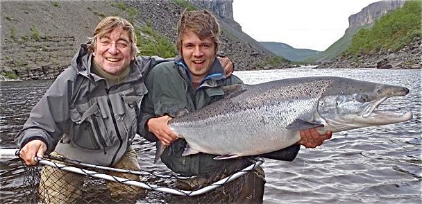 Mye storlaks på vandring opp i elvene i natt!