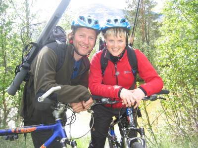 Villmarksjenta falt for Cæsar-stjerna på fisketur