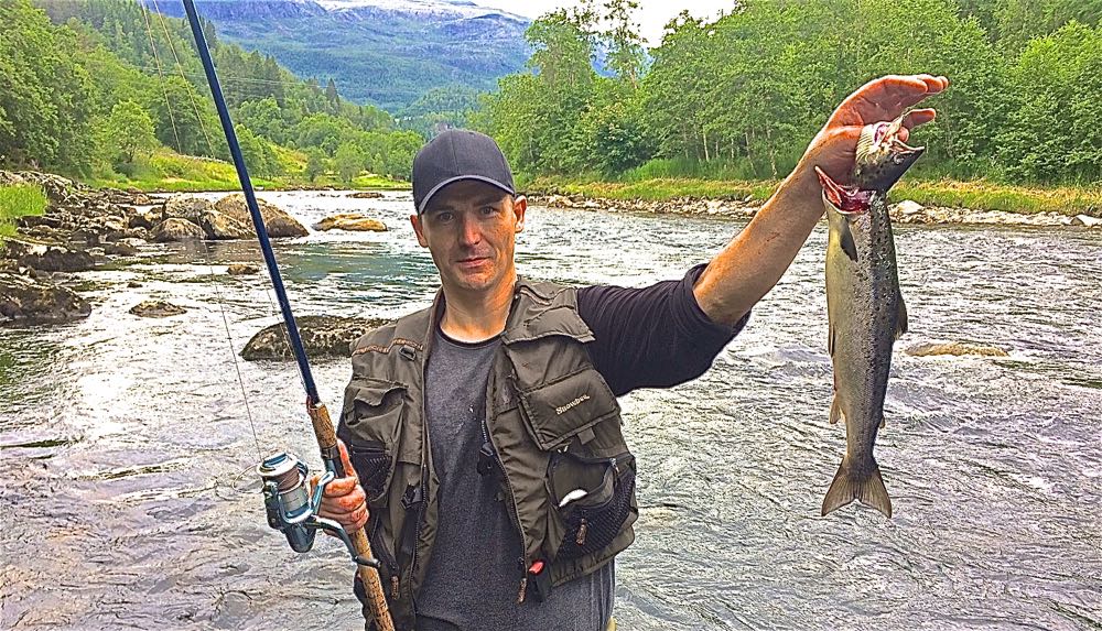 Beste smålakselva på Vestlandet med innslag av storlaks