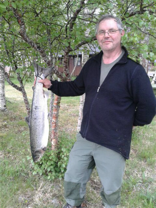 Endelig kom den første laksen  på land i Stordalselva
