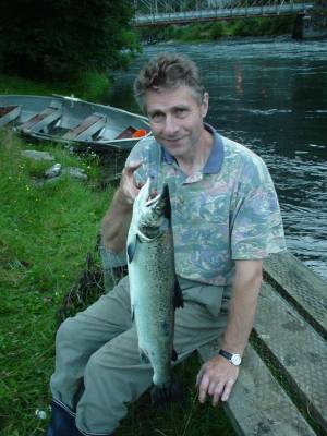 Årets fiskeregler klare i dag - Vossolaksen fredes fortsatt 