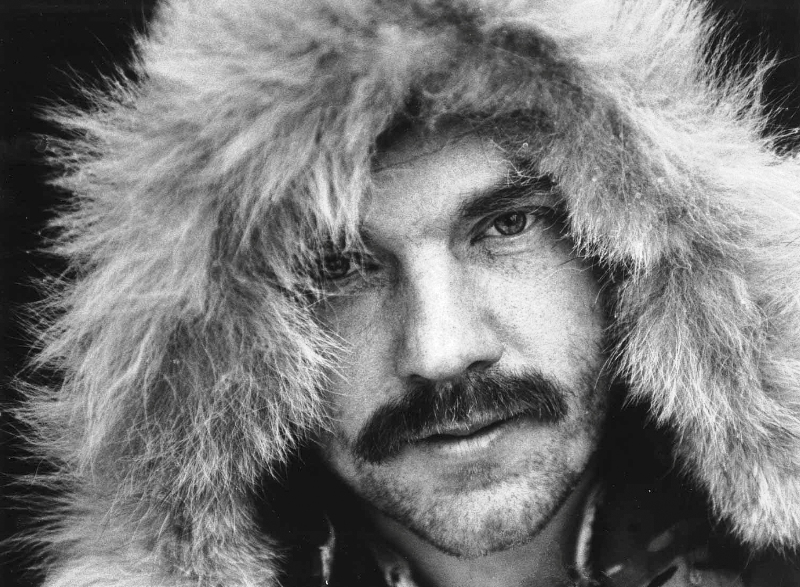 - Oppdrettslaksen er kreftfremkallende og mishandlet!