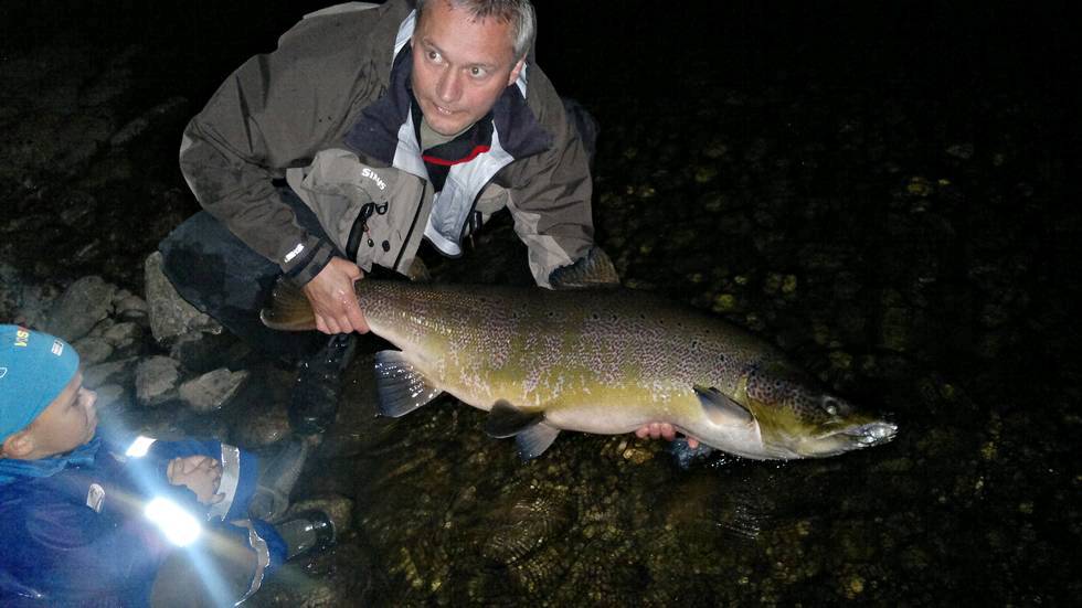 Det går mot utvidet fiskesesong i nyfriske Lærdalselva!