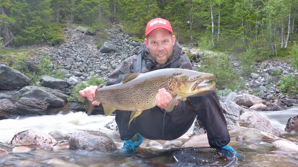 Inge Rønning gjenutsatte  5 kilos ørret i Mistra!