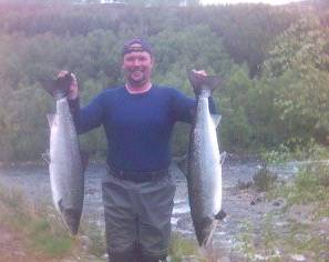 Knallstart for Are med to storlaks i Årdalselva!