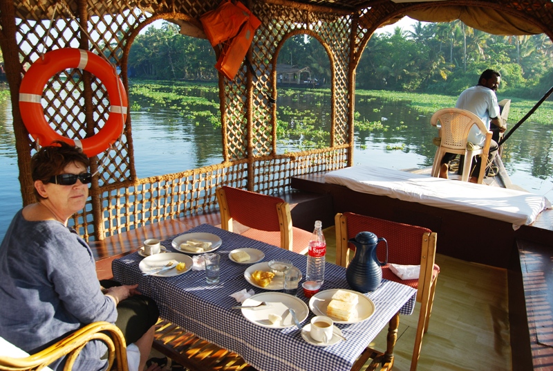 Fantastisk opplevelse å seile backwaters i egen husbåt
