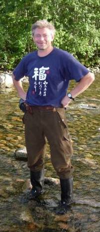 Kampen mot lakseparasitten i Steinkjerelva kan være tapt