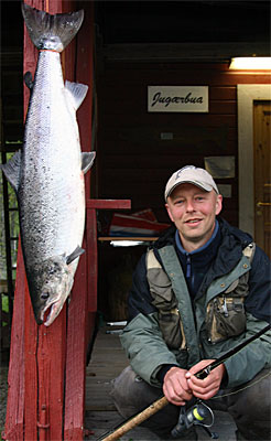 Brakk stanga, byttet stang og fikk laksen likevel!