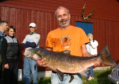 I Daleelva biter laks og sjøørret best i september