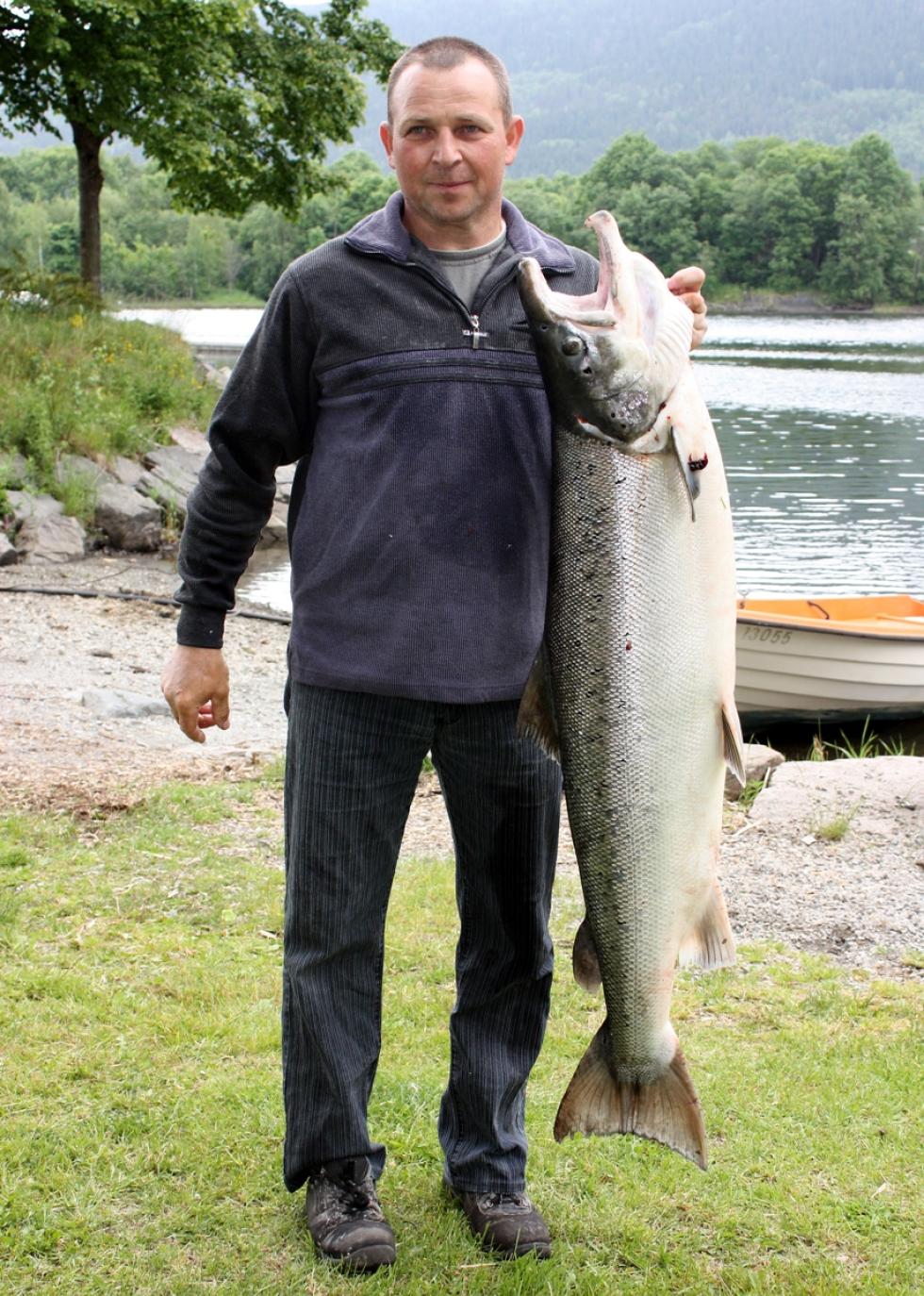 Ingen har tatt større laks på stang i Drammenselva