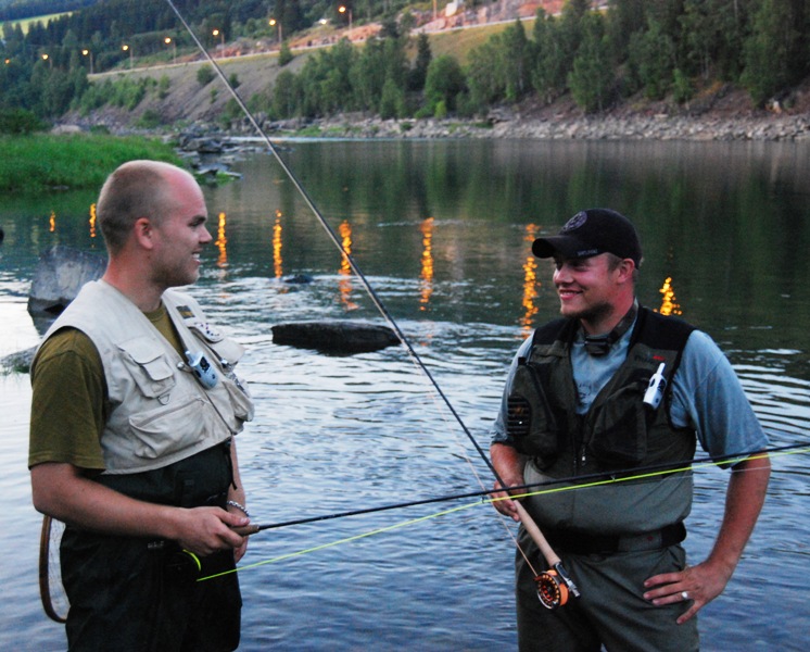 Mye og stor fisk i Lågen, men den er lite bitevillig