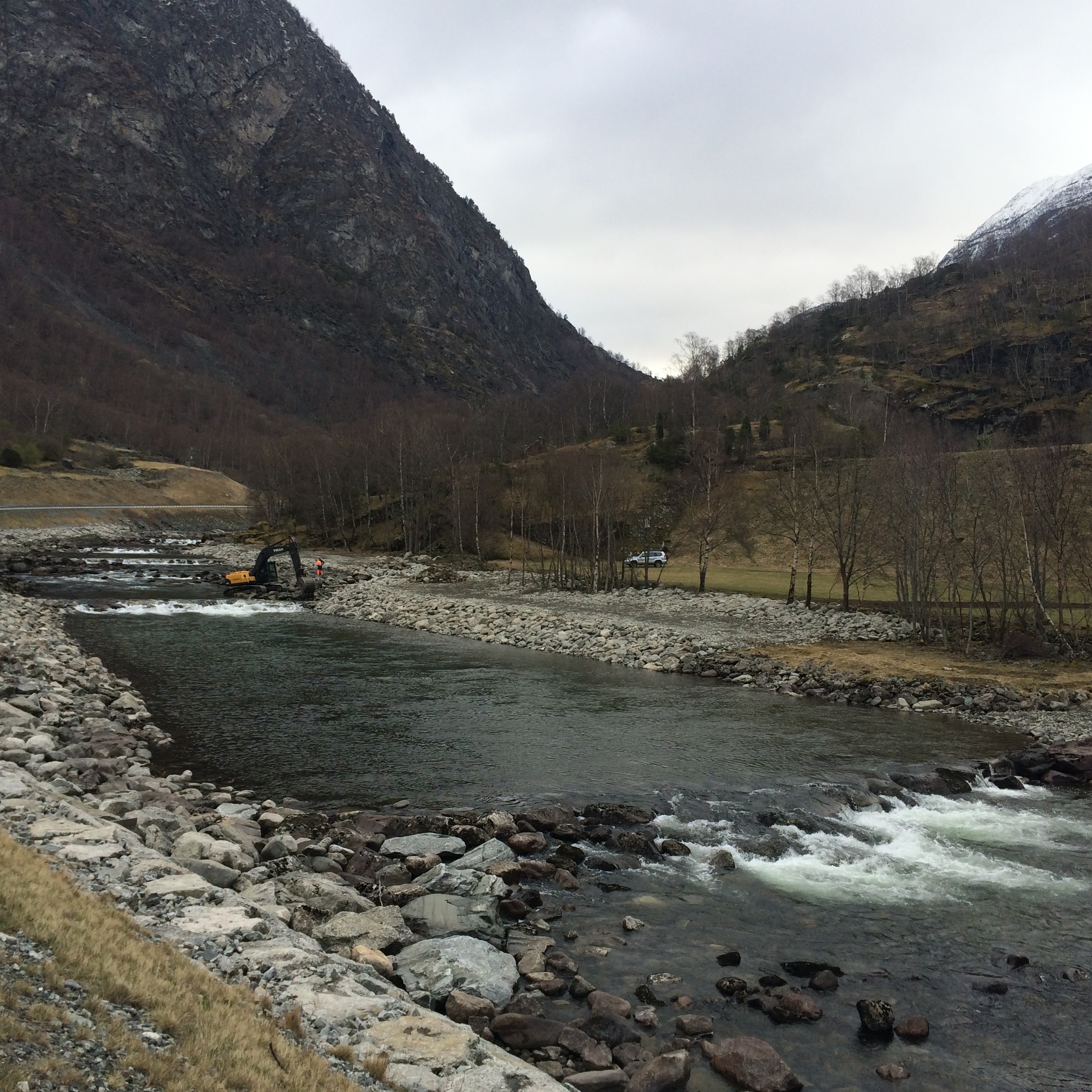 Mange elveeiere må bedre pleie og vedlikeholde fiskens miljø