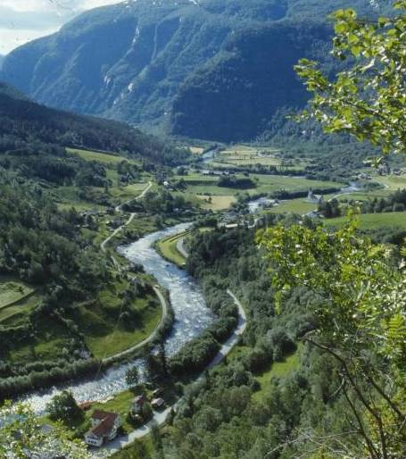 Lærdalselva og Ytredalselva blir stengt for alt fiske!