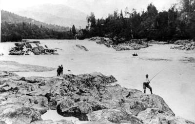 Skriver bok om lakselordene i Lågendalen!