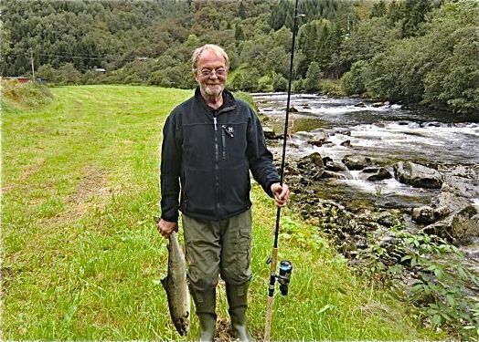 Elveeiere i Hyen sårbare over påstander i lakseelva