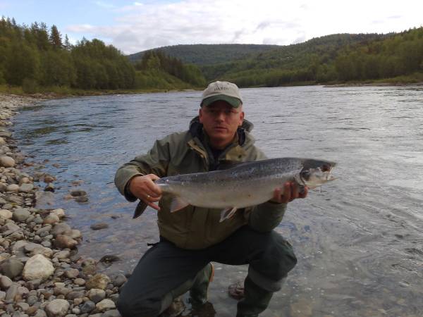 Nye hundrevis av elver åpnet- Lakselusalarm vestpå!