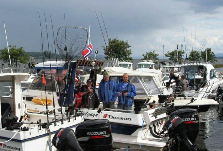 Over 200 båter på storørret-jakt  i Mjøsa til helgen