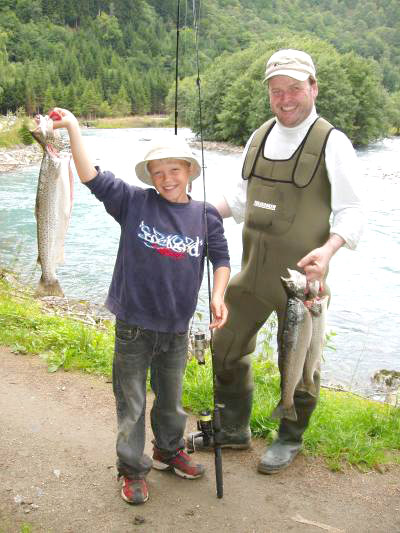 Her biter sjøørreten nå!