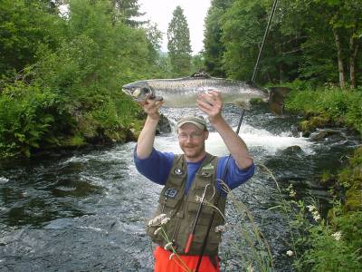 - Steng ikke lakseelvene for alt fiske!