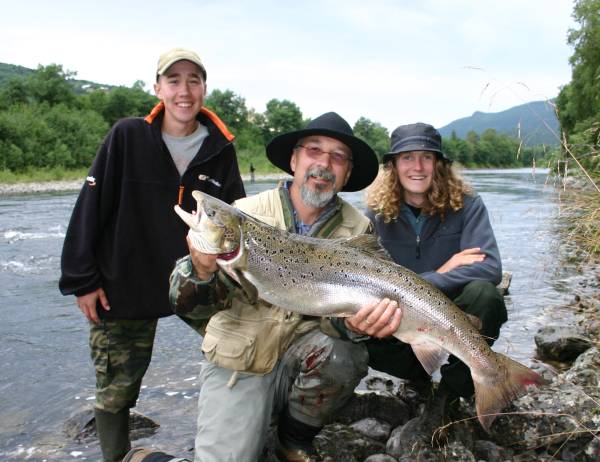 Orkla tilbyr gratis laksefiske for alle under 16 år!