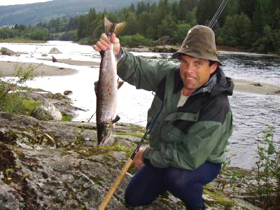 Kaos for laksen etter storflommen i Orkla og Gaula