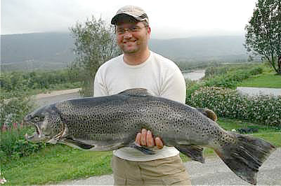 Sjøørret på 10,2 kilo tatt på flue i Saltdalselva!