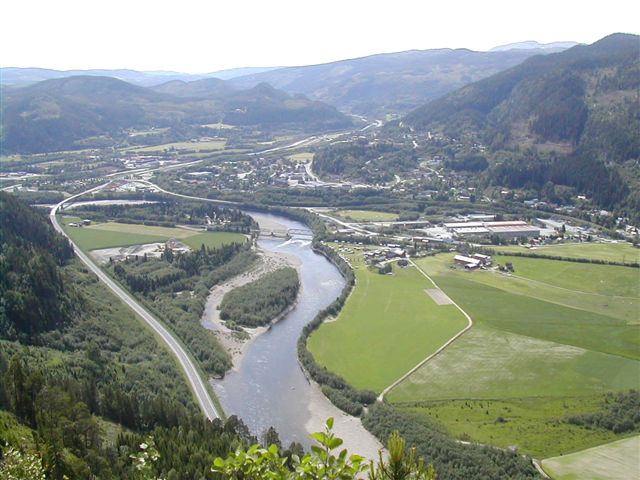 Voldøien leier 5 stenger av Støren JFF.