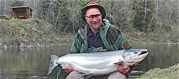 Ved midnatt startet laksefisket i Bjøra og Numedalslågen