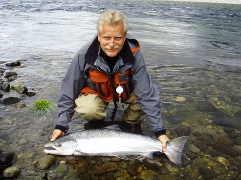 Hvordan snur du en storlaks som går ut av hølen?