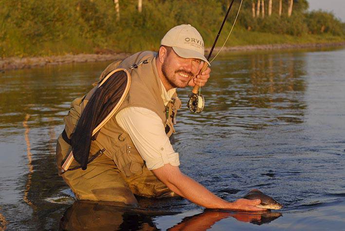 Fluefiskere på storfisk-jakt lager sin egen svartebok!