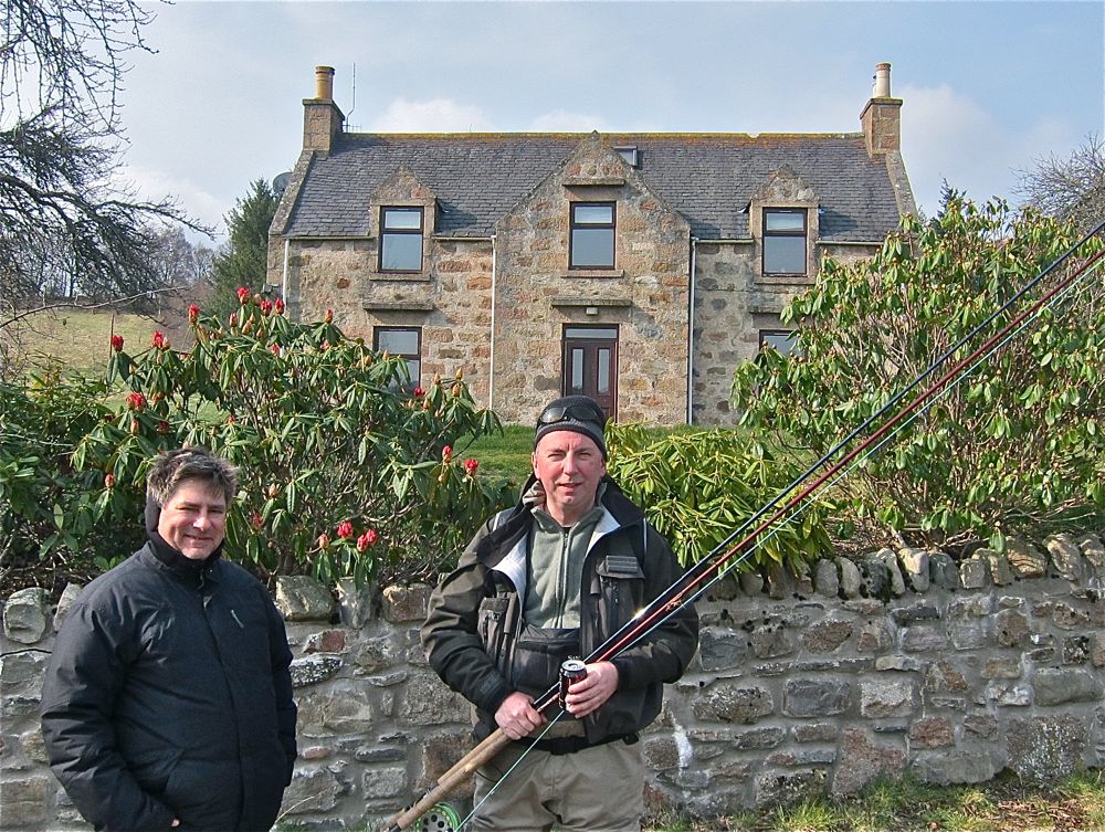 Her er slottet vi bor på. Christian Moen ( t.v) og Jan Gunnar Furuly.