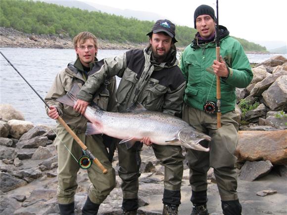 Garn og stengsler tar knekken på Tana-laksen