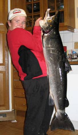 Viktor (13) lurte elvekongen i Åroselva!